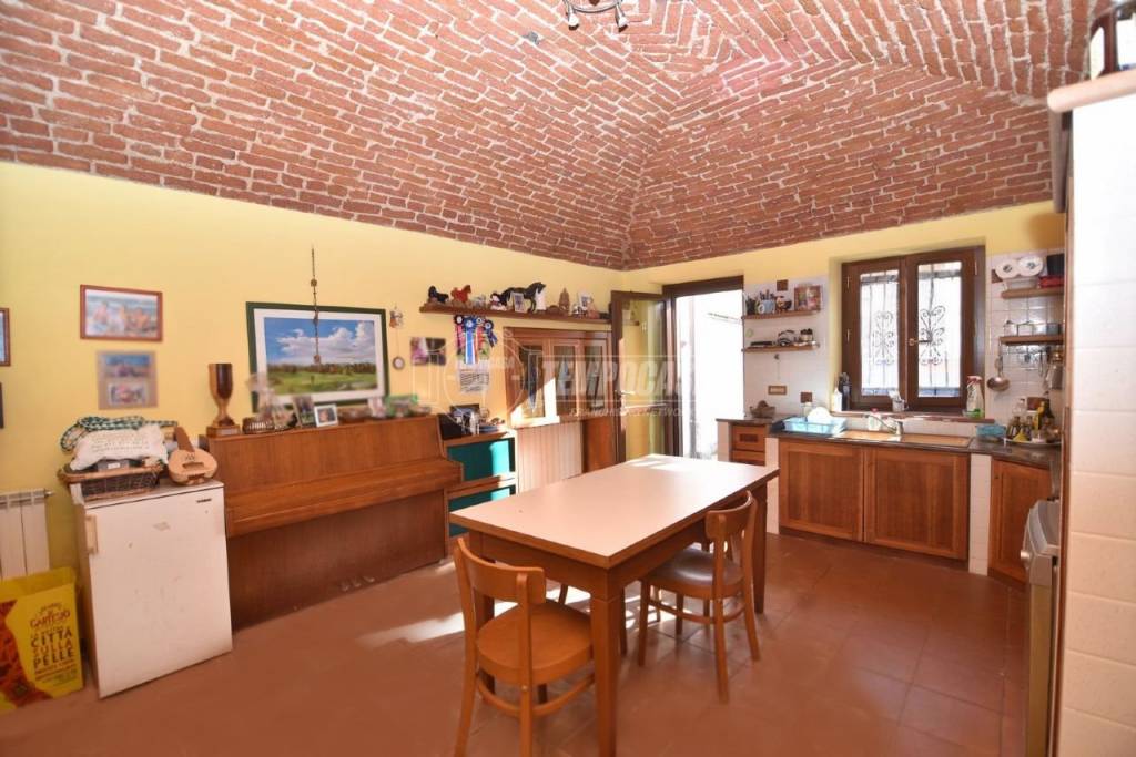 casa indipendente in vendita a Rivarolo Canavese in zona Sant'Anna