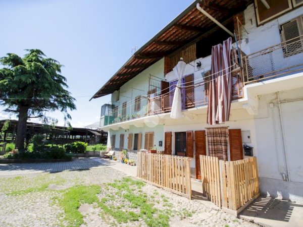 casa indipendente in vendita a Rivarolo Canavese in zona Paglie