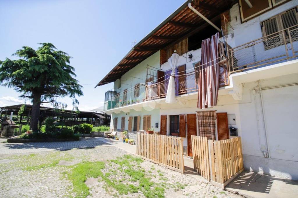 casa indipendente in vendita a Rivarolo Canavese in zona Paglie