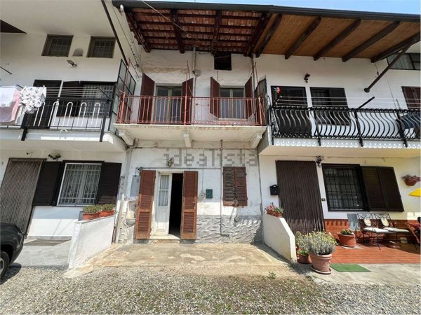 appartamento in vendita a Rivarolo Canavese in zona Vesignano