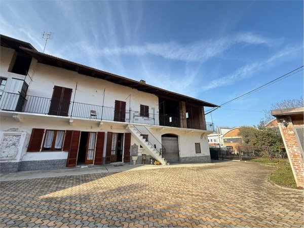 casa indipendente in vendita a Rivarolo Canavese in zona Vesignano