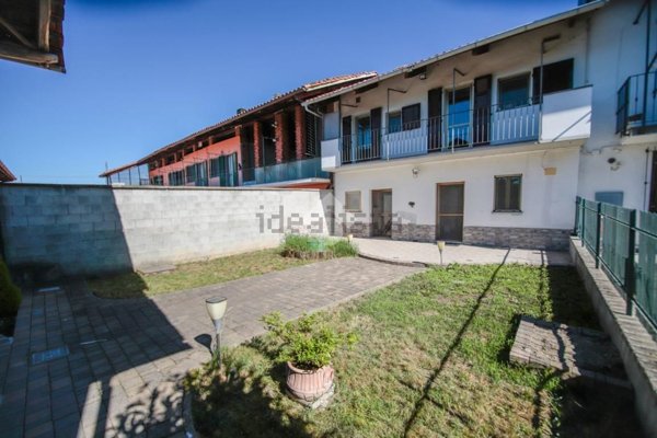 casa semindipendente in vendita a Rivarolo Canavese in zona Sant'Anna