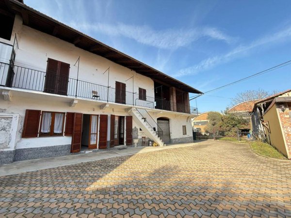 casa indipendente in vendita a Rivarolo Canavese in zona Vesignano