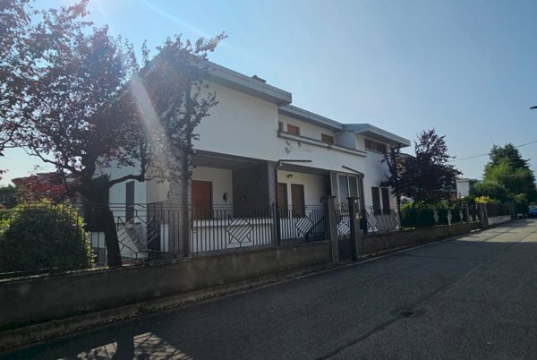casa indipendente in vendita a Rivarolo Canavese
