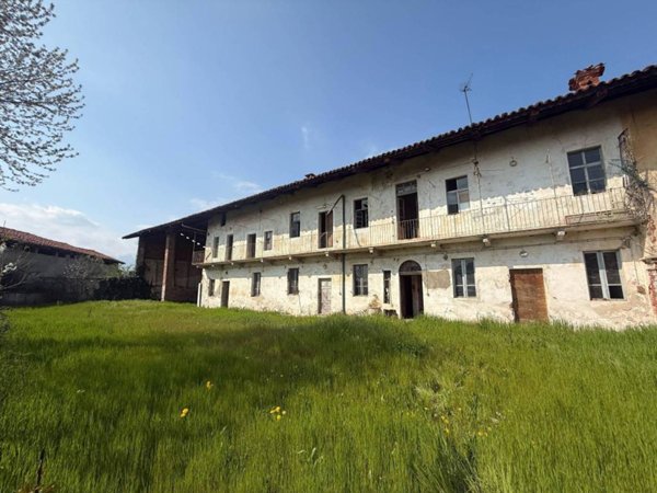 casa indipendente in vendita a Rivarolo Canavese in zona Paglie