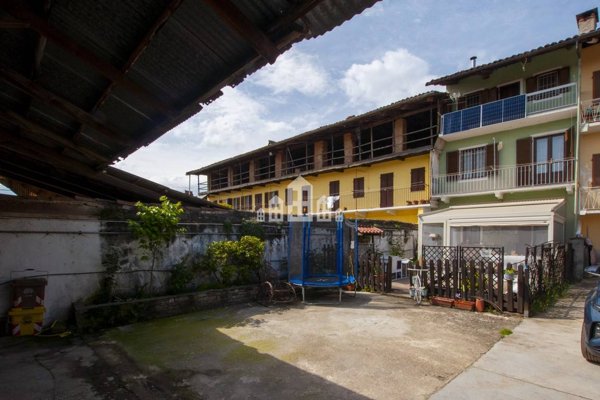 casa semindipendente in vendita a Rivarolo Canavese in zona Bonaudi