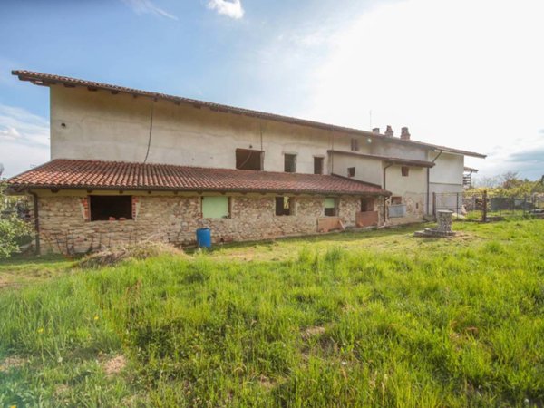 casa indipendente in vendita a Rivarolo Canavese in zona Vesignano