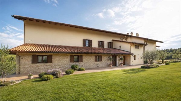 casa indipendente in vendita a Rivarolo Canavese in zona Vesignano
