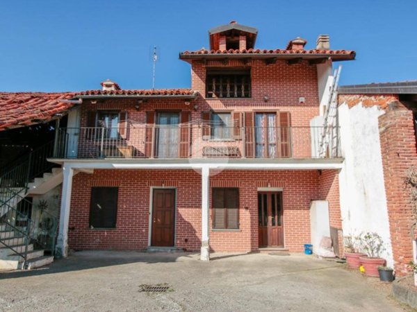 casa indipendente in vendita a Rivarolo Canavese in zona Sant'Anna