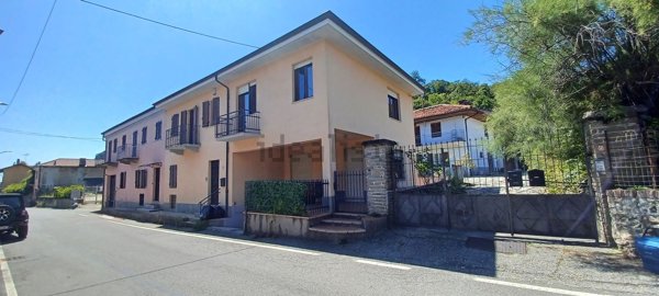 esavano in vendita a Rivarolo Canavese