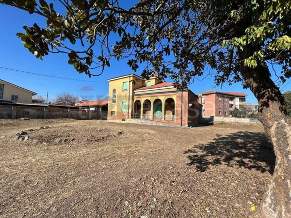 negozio in vendita a Rivarolo Canavese in zona Sant'Anna