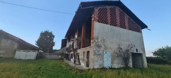 casale in vendita a Rivarolo Canavese