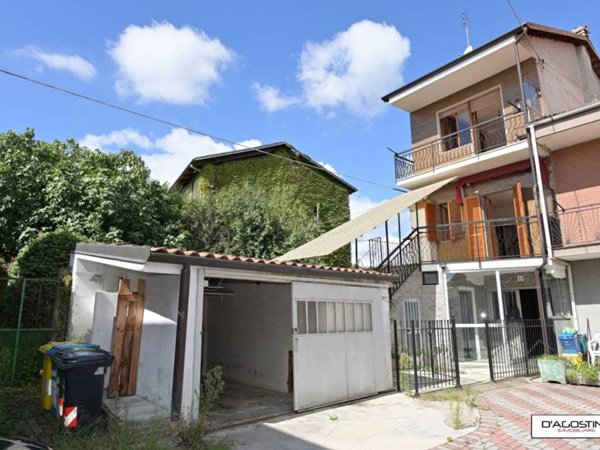 casa indipendente in vendita a Rivarolo Canavese in zona Vesignano