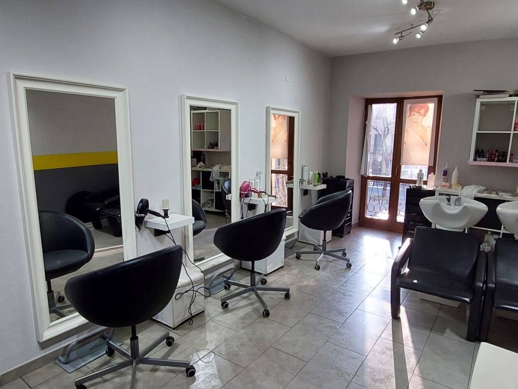 negozio in vendita a Rivarolo Canavese