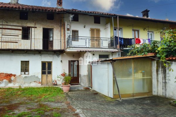 casa indipendente in vendita a Rivarolo Canavese in zona Pasquaro