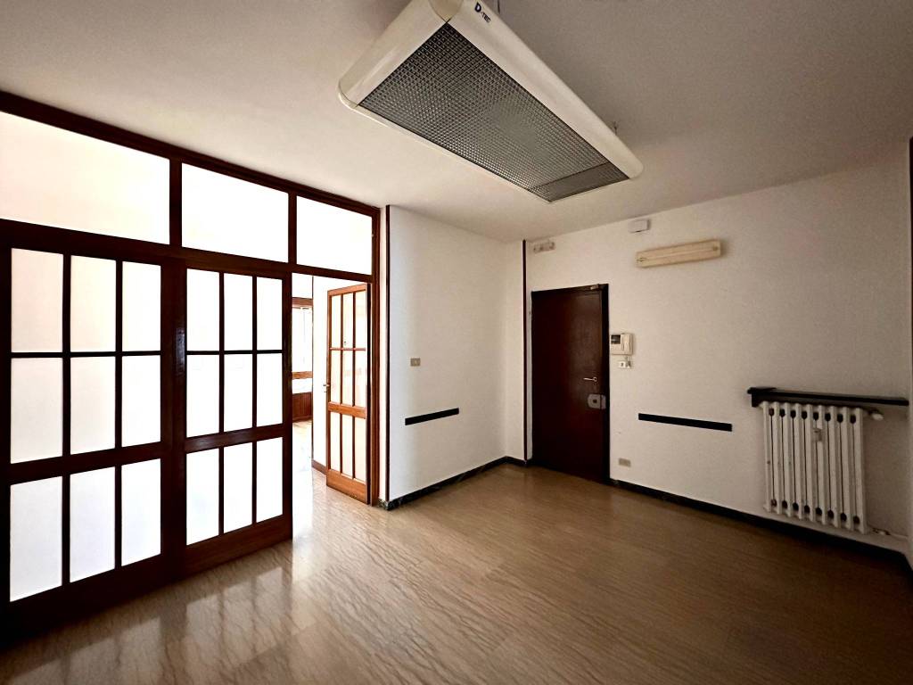 ufficio in vendita a Rivarolo Canavese