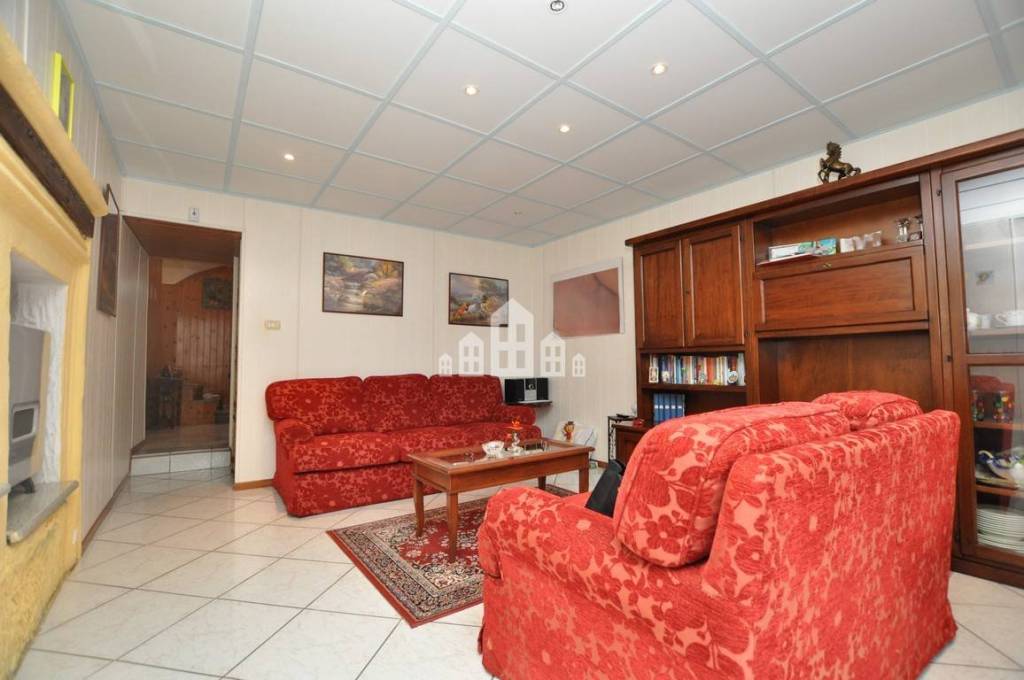 casa indipendente in vendita a Rivarolo Canavese in zona Pasquaro