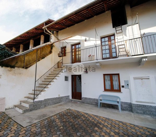 appartamento in vendita a Rivarolo Canavese in zona Vesignano