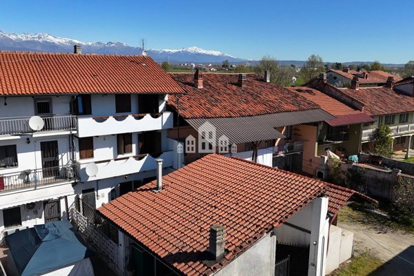 casa indipendente in vendita a Rivarolo Canavese in zona Sant'Anna