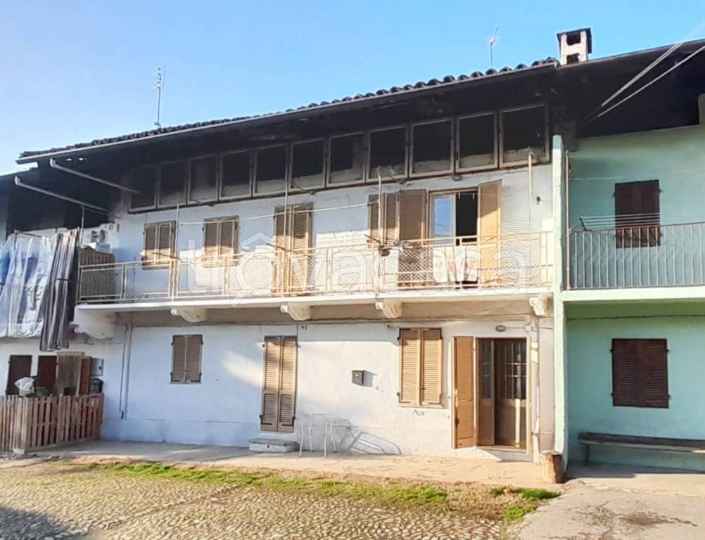 casa indipendente in vendita a Rivarolo Canavese in zona Paglie