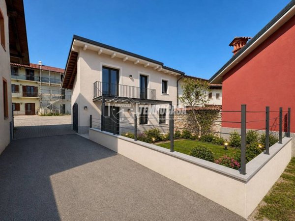 appartamento in vendita a Rivarolo Canavese in zona Vesignano