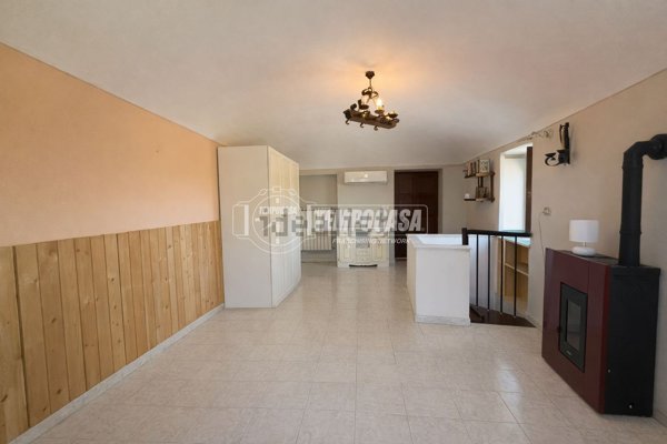 appartamento in vendita a Rivarolo Canavese in zona Pasquaro