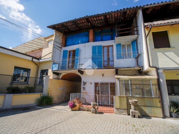 casa semindipendente in vendita a Rivarolo Canavese in zona Pasquaro