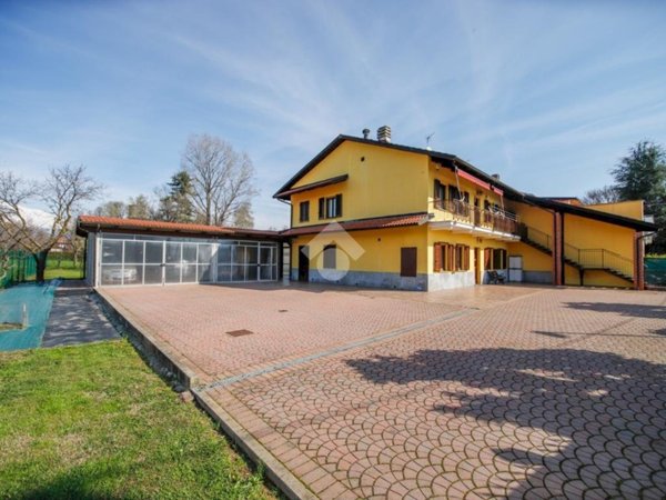 casa indipendente in vendita a Rivarolo Canavese in zona Vesignano