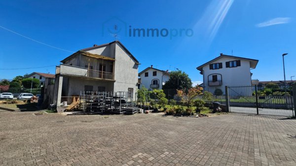 casa indipendente in vendita a Rivarolo Canavese in zona Pasquaro