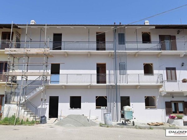 appartamento in vendita a Rivarolo Canavese in zona Vesignano