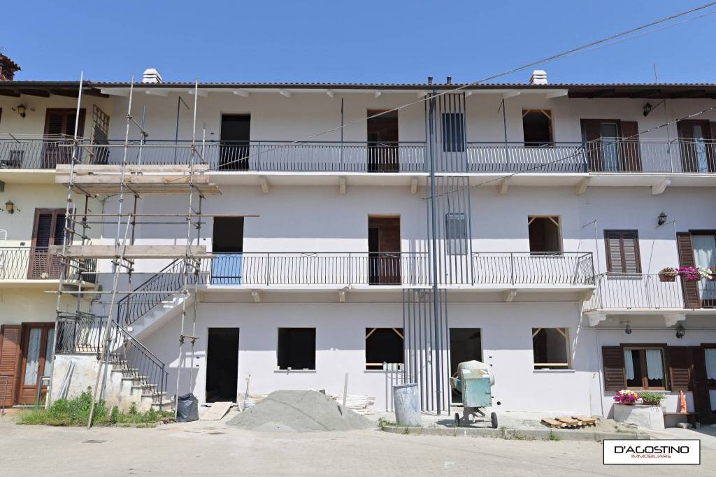 appartamento in vendita a Rivarolo Canavese in zona Vesignano