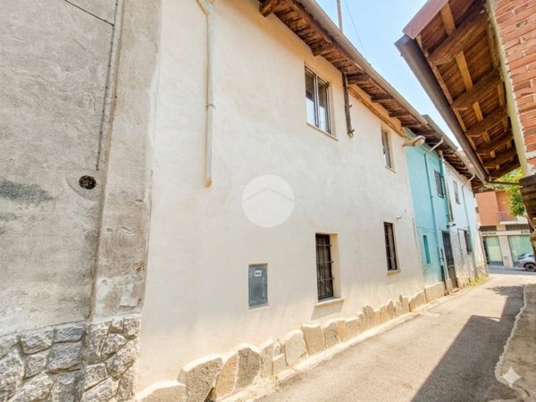 casa semindipendente in vendita a Rivarolo Canavese in zona Pasquaro