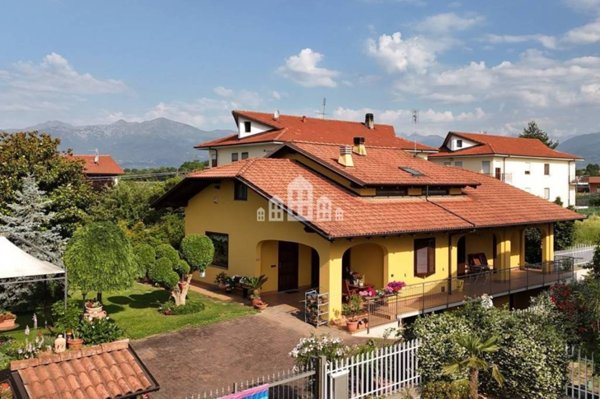 casa indipendente in vendita a Rivarolo Canavese in zona Pasquaro