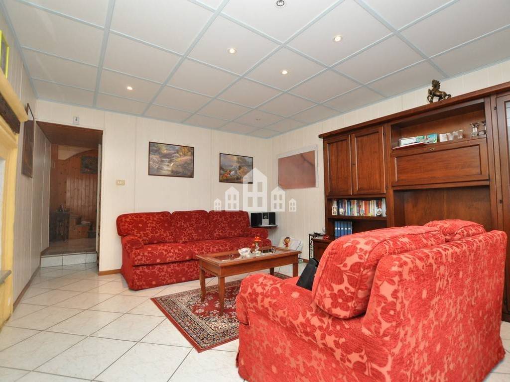 casa indipendente in vendita a Rivarolo Canavese in zona Pasquaro