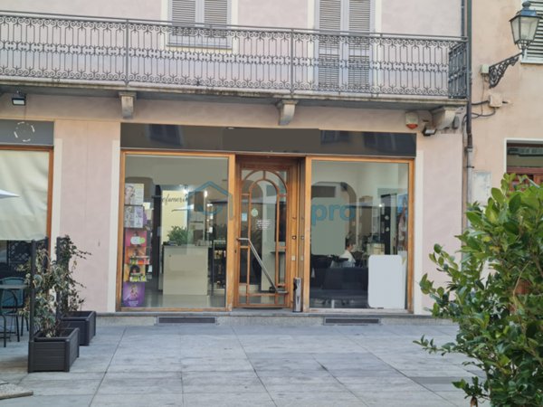 negozio in vendita a Rivarolo Canavese