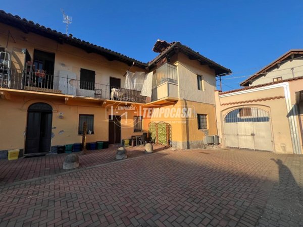 appartamento in vendita a Rivarolo Canavese in zona Pasquaro