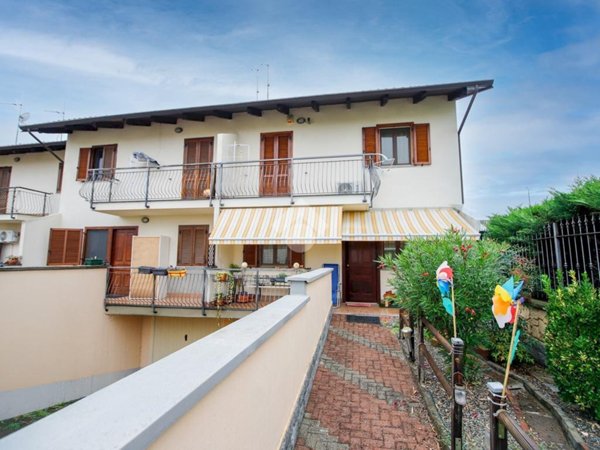 casa indipendente in vendita a Rivarolo Canavese in zona Pasquaro