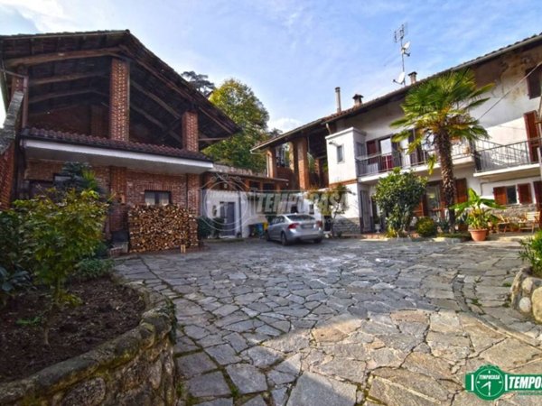 casa indipendente in vendita a Rivarossa