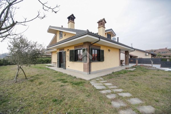 casa indipendente in vendita a Rivarossa