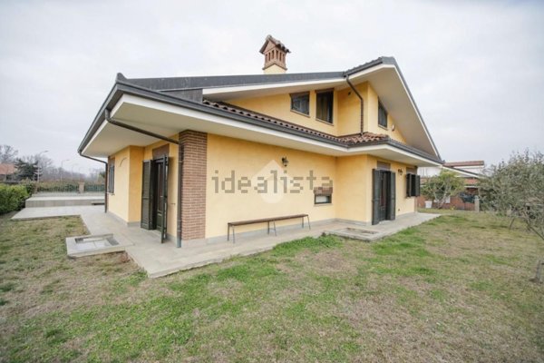 casa indipendente in vendita a Rivarossa