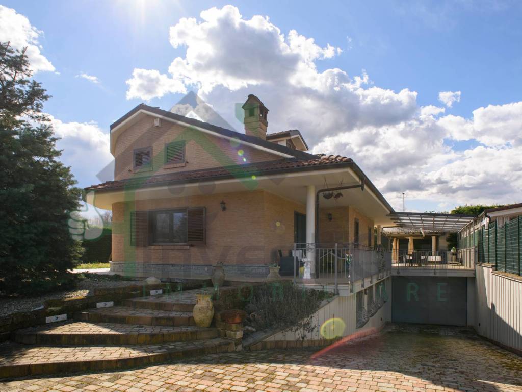 casa indipendente in vendita a Rivarossa