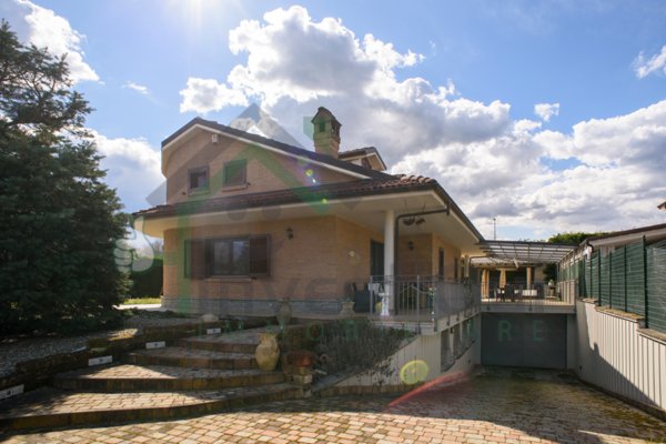 casa indipendente in vendita a Rivarossa