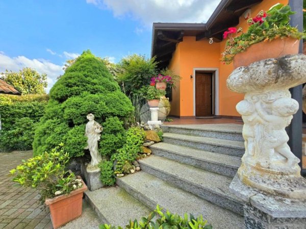 casa indipendente in vendita a Rivarossa