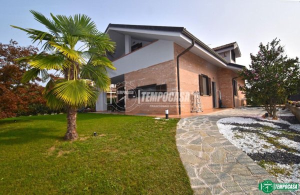 casa indipendente in vendita a Rivarossa