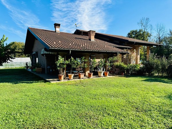 casa indipendente in vendita a Rivarossa