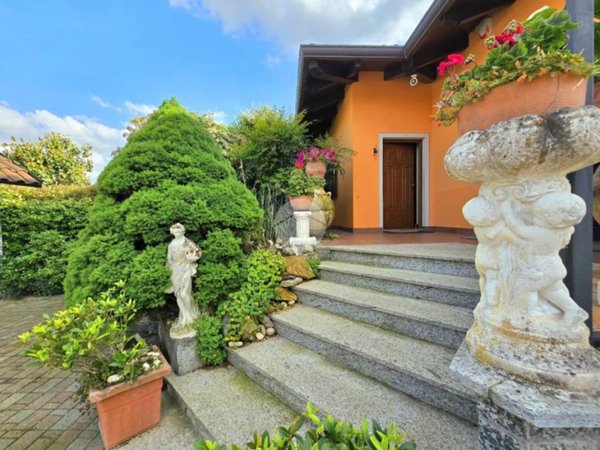 casa indipendente in vendita a Rivarossa