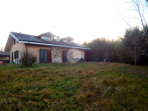 casa indipendente in vendita a Rivarossa