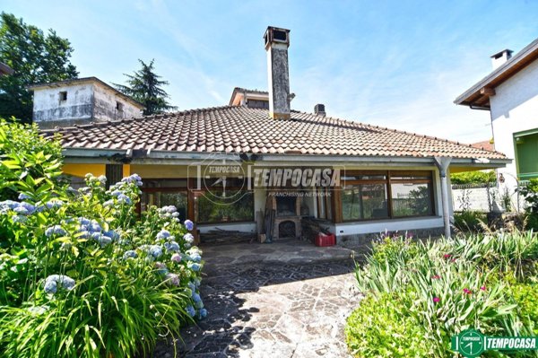 casa indipendente in vendita a Rivarossa