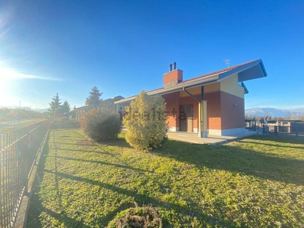 casa indipendente in vendita a Rivarossa