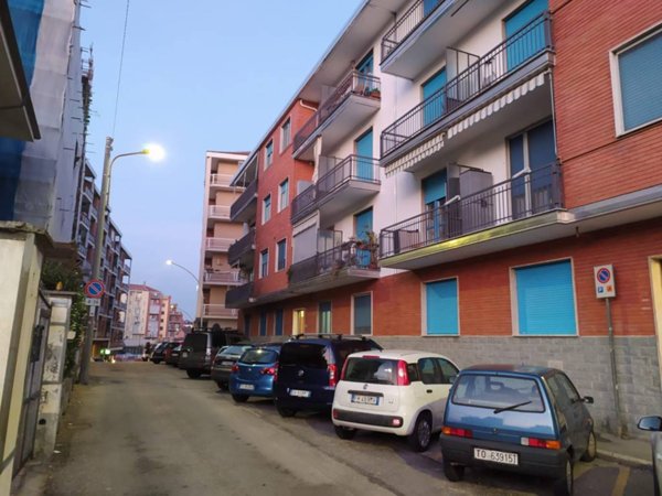appartamento in vendita a Rivoli in zona Cascine Vica